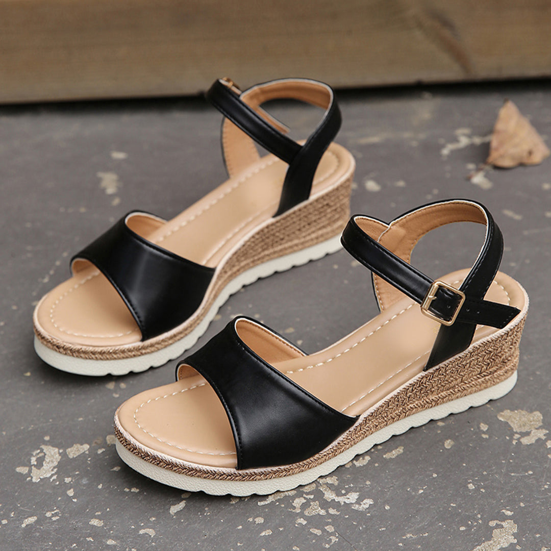 Kaarina | Moderne en veelzijdige algemene sandalen